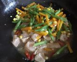 Foto langkah ke 4 dari resep Tumis buncis,wortel,jagung,ayam (menu diet sehat).