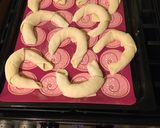 Házi kifli, körözött recept fázis 4 fotója
