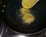 A picture of step 4 of Peanut Fritters.