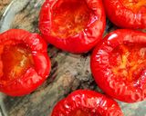 Foto del passaggio 3 della ricetta Peperoncini al forno ripieni di crema al tonno e olive