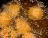 A picture of step 3 of Baso goreng ayam / fried chicken meatball.