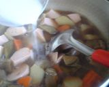 A picture of step 4 of Fish Sausage Noppe'i Soup with Plenty of Root Veggies.