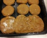 A picture of step 3 of Goeey peanut butter cookie bars.