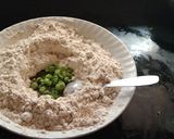 A picture of step 1 of मटर पनीर पराठा.