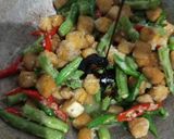 Foto langkah ke 5 dari resep Oseng Tempe Gembus dan Buncis.