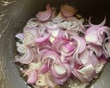 A picture of step 3 of Chicken Qorma.