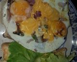 A picture of step 6 of Sunny side up egg sandwich.