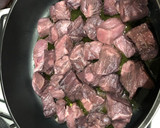 Foto del paso 3 de la receta: Estofado de ternera al vino tinto