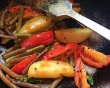 A picture of step 3 of Rui Fish with Vegetables gravy.