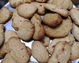 A picture of step 8 of Tutti frutti cookies.