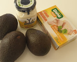 Foto del paso 1 de la receta: 🥑Aguacates rellenos de atún