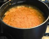 A picture of step 4 of Red Hot Garlic tomato sauce.