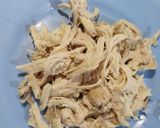 Foto langkah ke 2 dari resep Ayam suwir kecap pedas.
