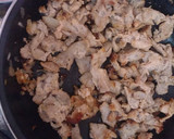 Foto del paso 3 de la receta: Bistec c/ papa y nopal en salsita verde