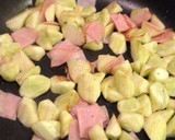 A picture of step 2 of Yuzu Flavored Stir-Fry with Cucumber & Ham.