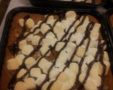A picture of step 5 of Gooey chocolate chip cookie bar.