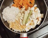 Foto langkah ke 1 dari resep Bubur Manado.