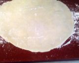 A picture of step 4 of sunshine 's apple pie.