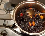Fokhagymás aszalt szilvamártás recept fázis 3 fotója