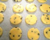 A picture of step 9 of Strawberry and Blueberry Cookies.