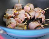 A picture of step 7 of Fish Sausage Nori Seaweed Bacon Rolls.