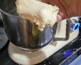 Foto langkah ke 2 dari resep Matcha Sarikaya Salt Bread.