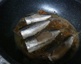 A picture of step 5 of Simmered Sardines with Umeboshi.