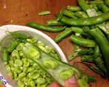 A picture of step 4 of Fava Beans and Olives.
