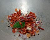 Foto langkah ke 3 dari resep Tumis Daun Singkong Ikan Asin Jambal Roti.