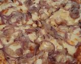 Foto del paso 2 de la receta: 3 pizzas especiales para cumple en casa
