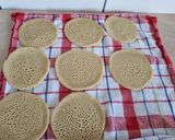 صورة لخطوة 3 من وصفة قطايف الشوفان بالقشطة 😋