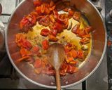 A picture of step 5 of Conchiglie con Crema di Peperoni.