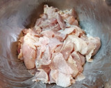 Foto langkah ke 3 dari resep Japanese Chicken Nanban with Paprika.
