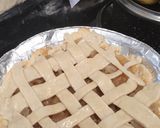 A picture of step 5 of Apple 🍎🍏 and pear🍐lattice pie with white sauce custard.