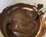 Foto del paso 2 de la receta: Nueces rellenas de dulce de leche y bañadas en chocolate