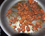 Foto del paso 1 de la receta: Revuelto de morcilla de Ronda en tortilla de harina integral
