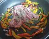 Foto del paso 4 de la receta: Pavo con pimientos