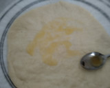 Foto del paso 5 de la receta: Pancitos🥰 de queso🧀 y jalea🍑 de guayaba🥐🧇🍯😜