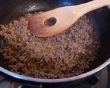 A picture of step 2 of Spicy Stir-Fried Ground Meat and Shirataki Noodles.