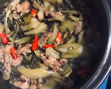 Hình bước làm 2 của món Thịt kho dưa cải