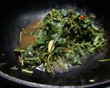 รูปขั้นตอนการทำที่ 2 ของ ผักโขมผัดซอสหอยนางรม (Stir-fried Amaranth with Oyster Sauce)