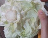 Hình bước làm 3 của món Bắp cải cuộn thịt sốt cà