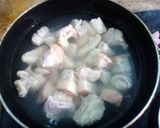Hình bước làm 2 của món Khoai sọ kho thịt ba chỉ