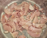 Foto del paso 1 de la receta: Spagetti- cremoso de pesto con pollo y Bacon