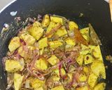 A picture of step 4 of Minced meat and potatoes curry.