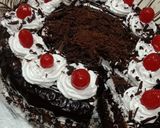ब्लैक फॉरेस्ट केक(Black forest cake recipe in Hindi) रेसिपी चरण 13 फोटो