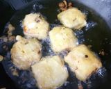 A picture of step 5 of Paneer pakoda.