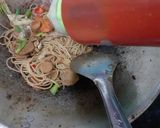 Foto langkah ke 11 dari resep Spaghetti Goreng Pedas.