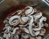 Foto del paso 5 de la receta: Champiñones en salsa de tomate