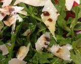 A picture of step 5 of Carpaccio di Bresaola e Rucola (Arugula and aged beef).